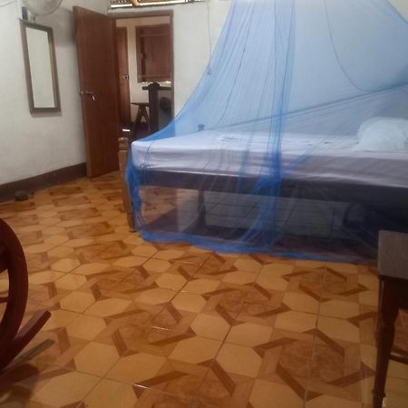 Rocks Beach Balgue Room photo