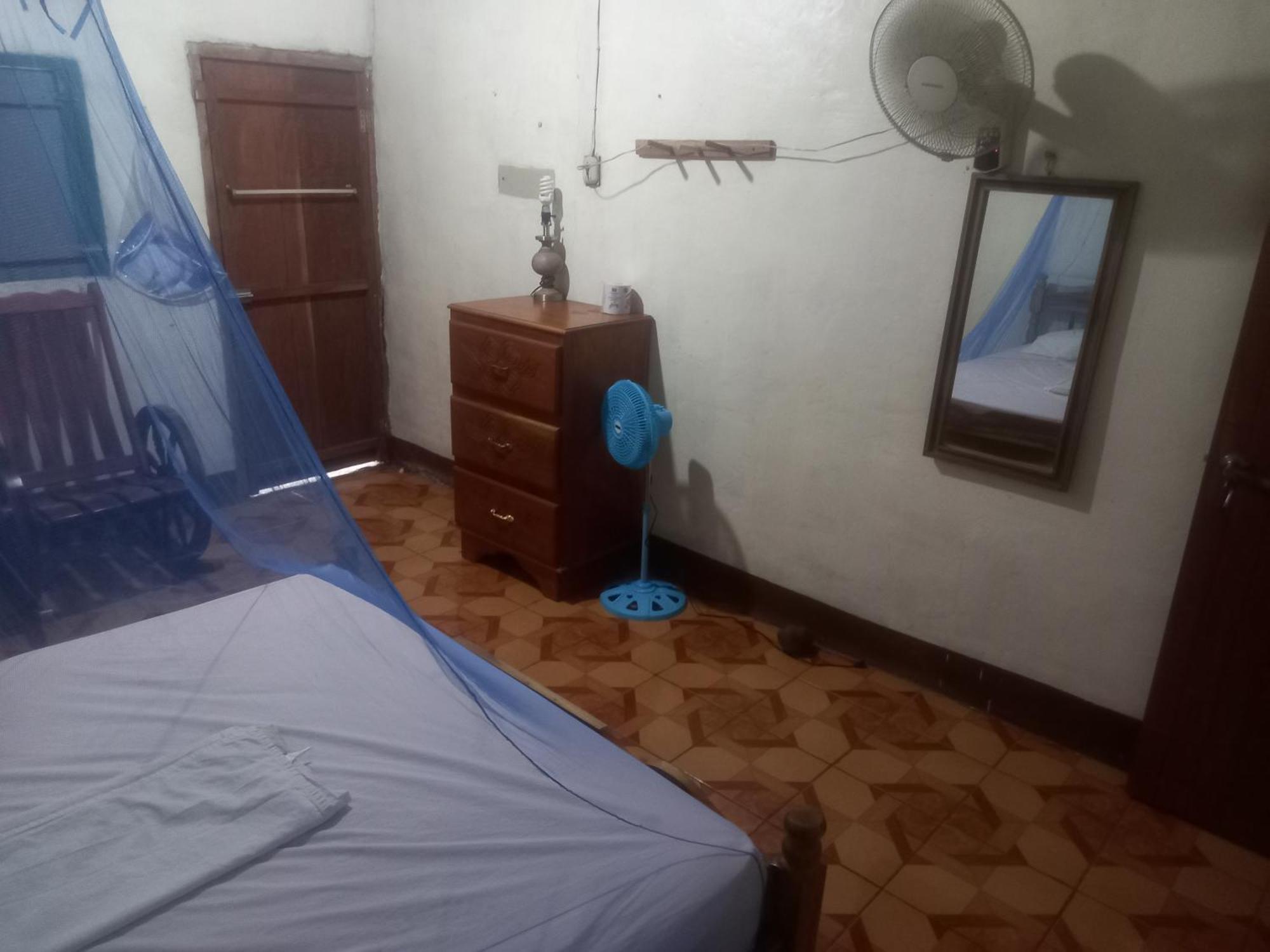 Rocks Beach Balgue Room photo
